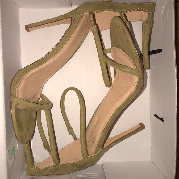 Heels - Picture 2 of 2